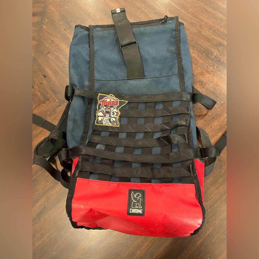 Minnesota Twins Chrome Messenger Bag